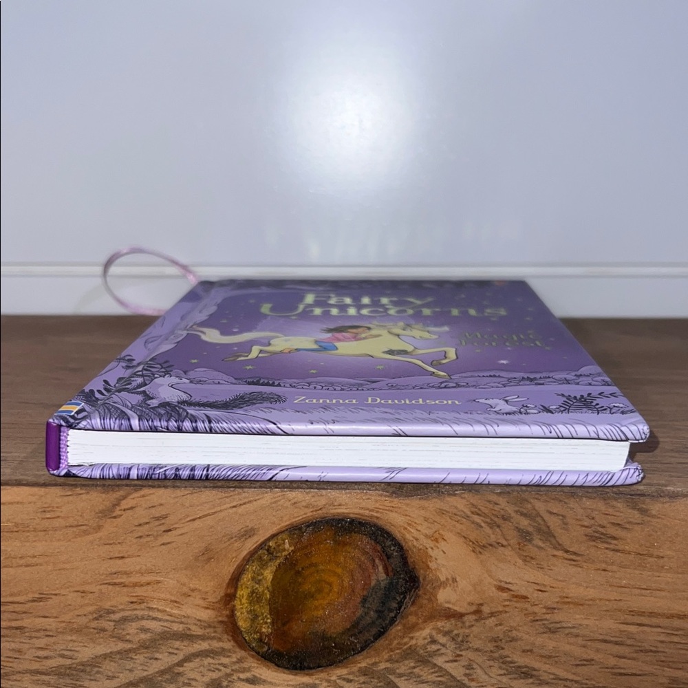 ๐๏ธ 3 for $20 ๐๏ธ - EUC - Fairy Unicorns Magic Forest Book - Picture 7 of 16